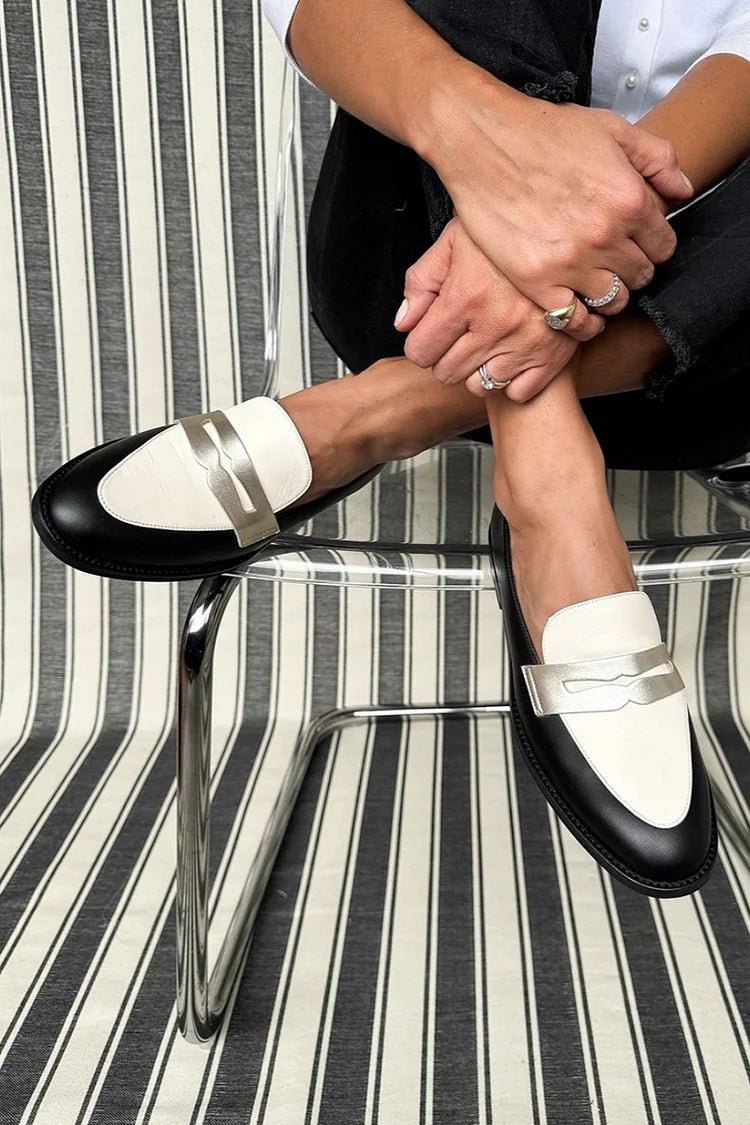 Women's monochrome leather loafers with metallic-look strap and smooth moc toe