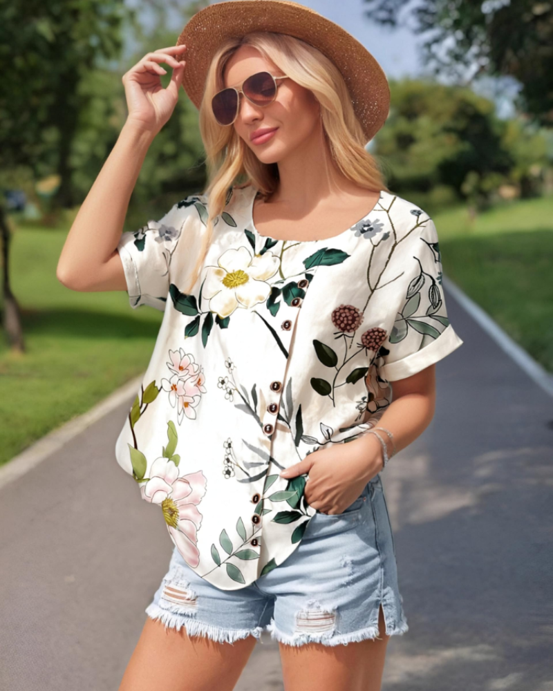 Lightweight floral blouse with round neck and short sleeves, white with mixed floral print