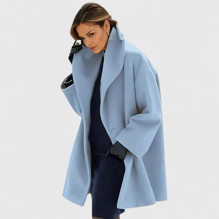 Light blue single-breasted coat with notched lapel and long sleeves