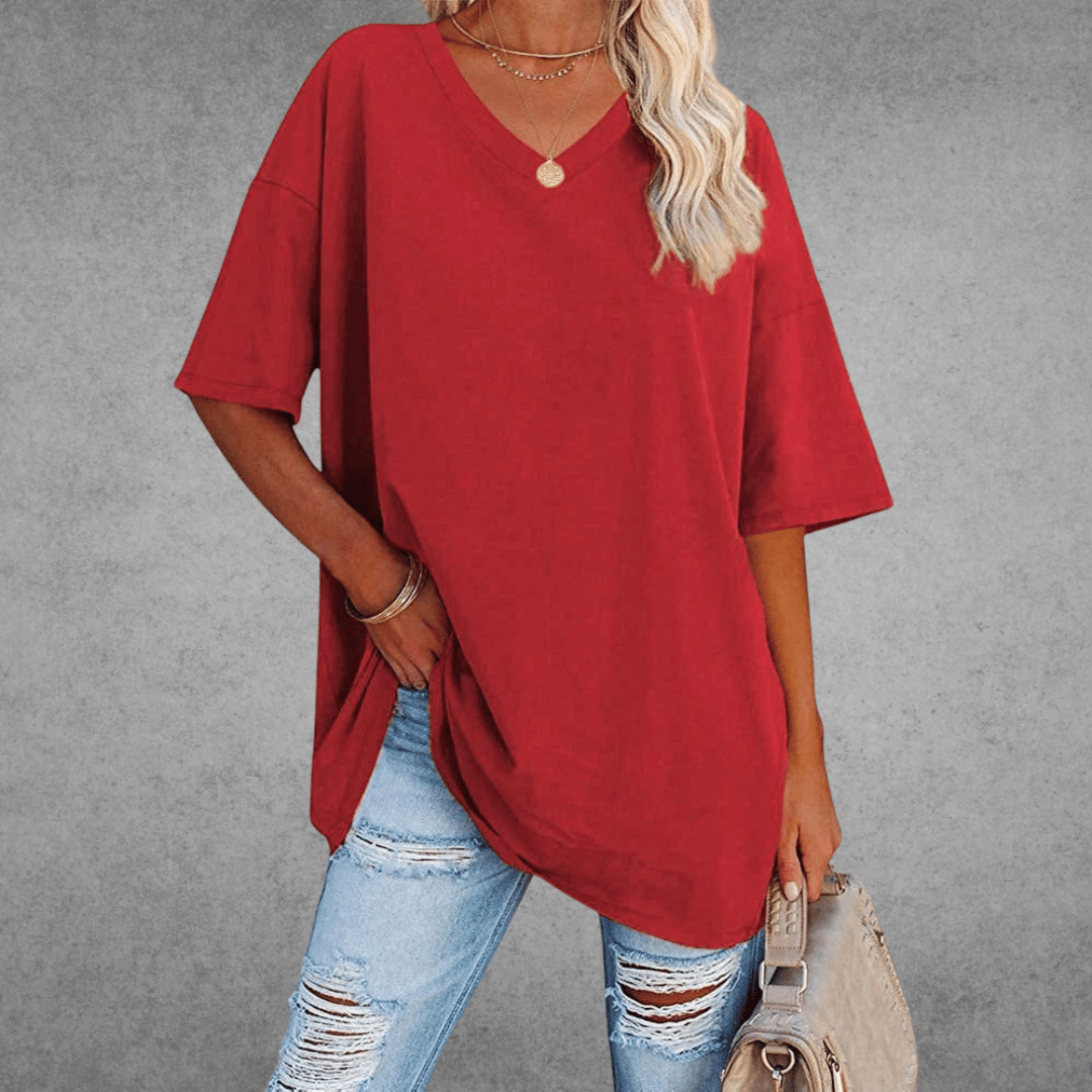 Women’s oversized V-neck T-shirt in red with short sleeves and relaxed fit