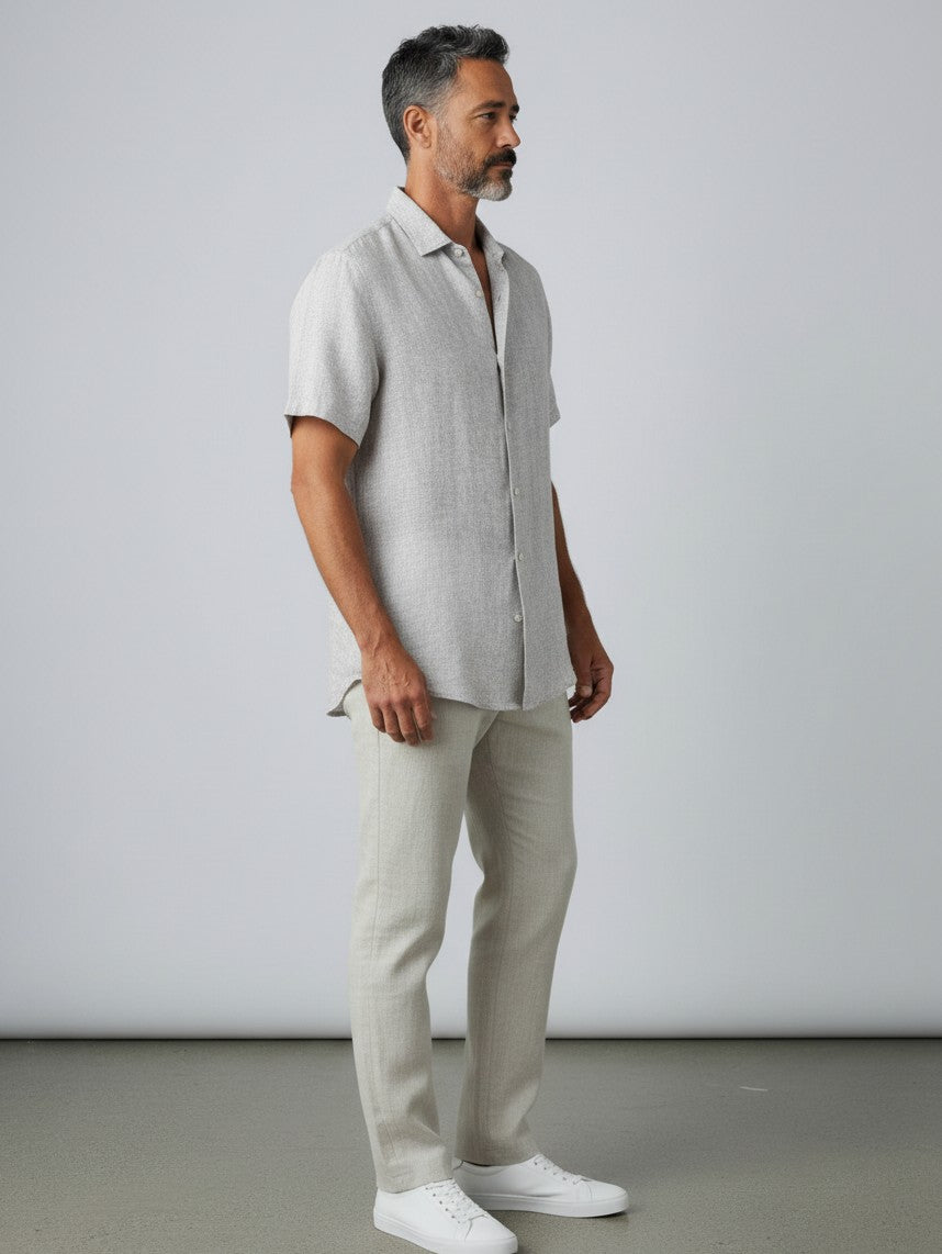 Men's linen shirt in light gray, short-sleeve button-up with side profile