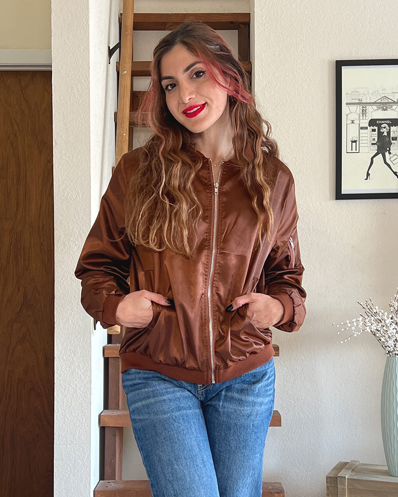 Lightweight ribbed bomber jacket in brown with front zipper and ribbed cuffs