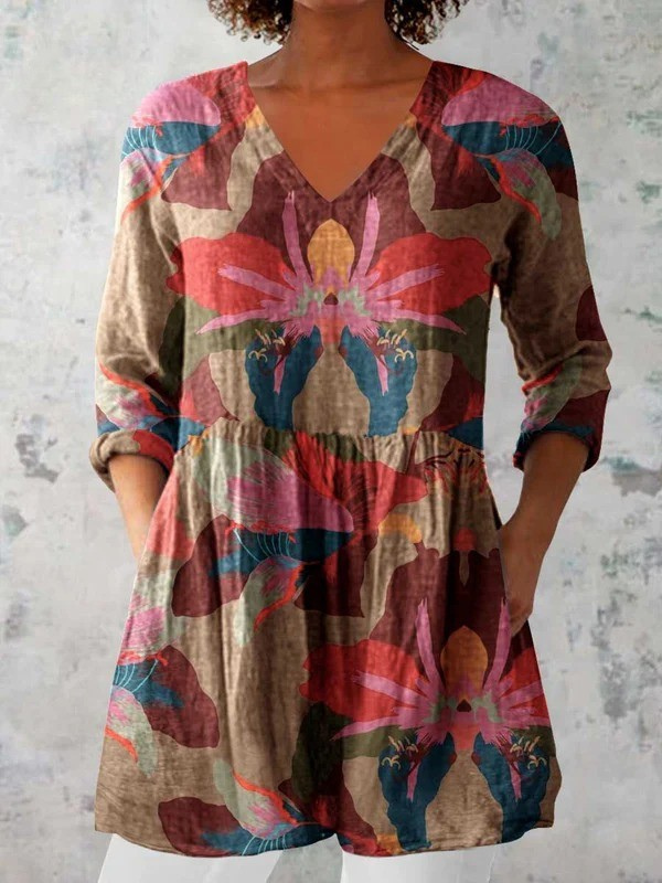 Multicolor V-neck long blouse with floral pattern and 3/4 sleeves