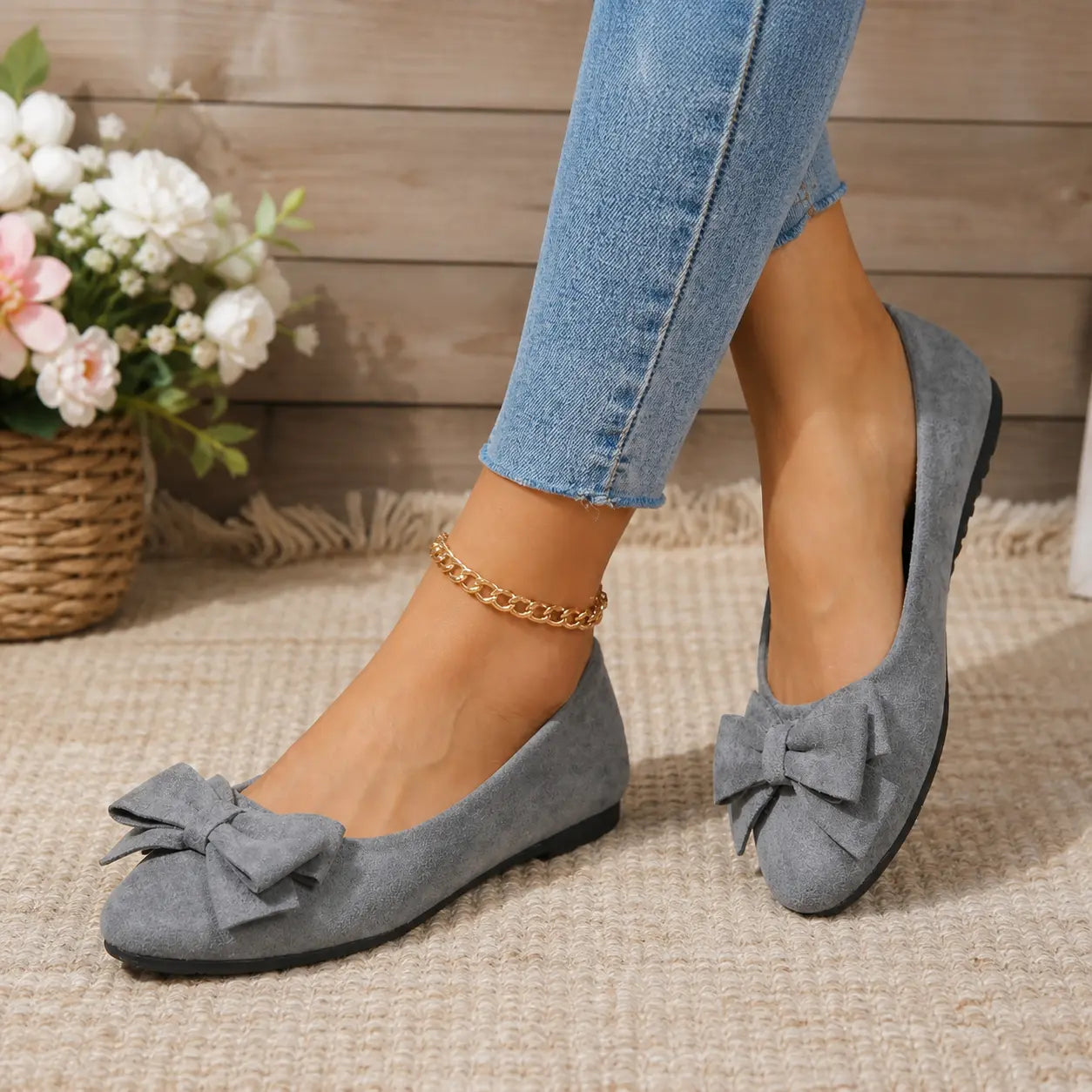 Wide-fit cushioned ballet flats in grey faux suede with bow detail